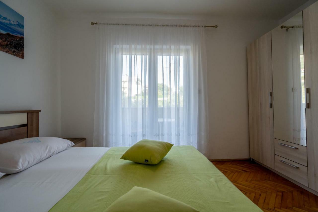 Apartment Matija Podstrana Buitenkant foto