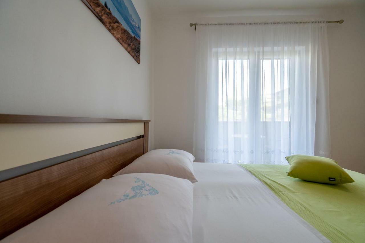 Apartment Matija Podstrana Buitenkant foto