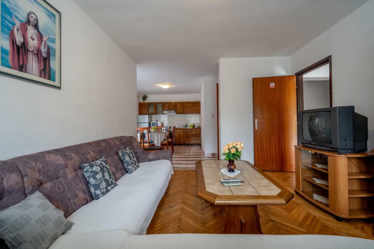 Apartment Matija Podstrana Buitenkant foto