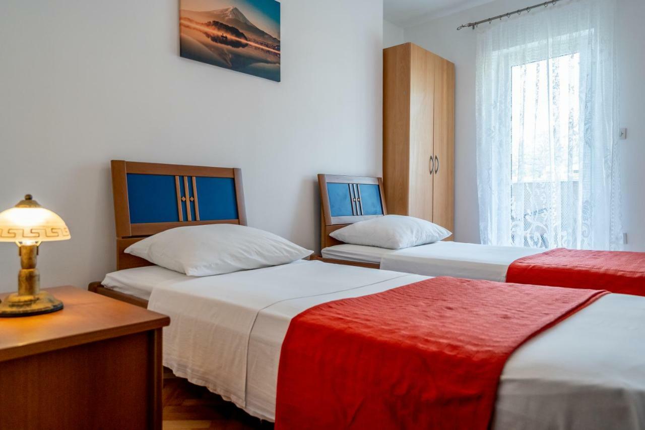 Apartment Matija Podstrana Buitenkant foto